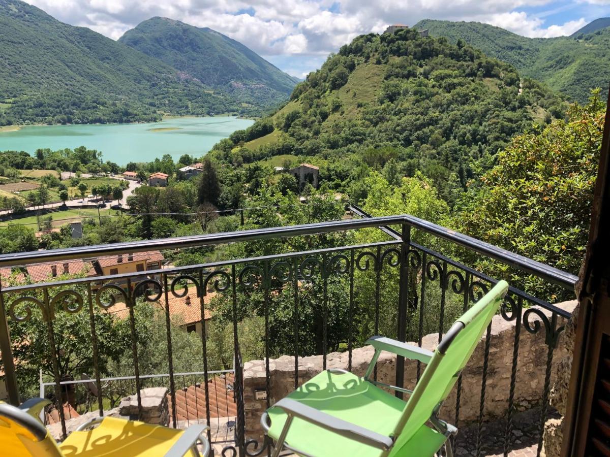 Stanza Con Terrazzo Vista Lago - Lakeholiday 카스텔 디 토라 외부 사진