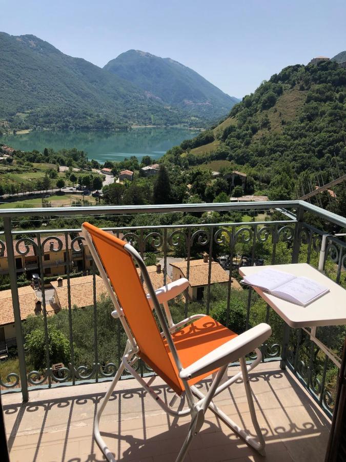 Stanza Con Terrazzo Vista Lago - Lakeholiday 카스텔 디 토라 외부 사진