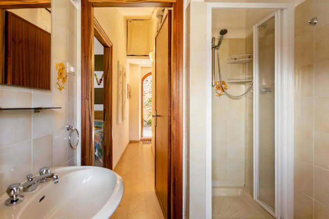 Stanza Con Terrazzo Vista Lago - Lakeholiday 카스텔 디 토라 외부 사진