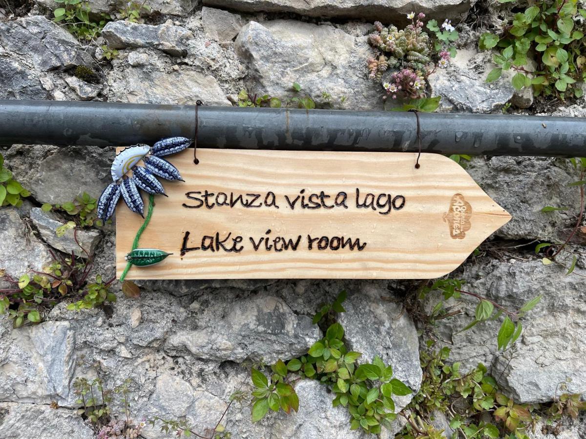Stanza Con Terrazzo Vista Lago - Lakeholiday 카스텔 디 토라 외부 사진